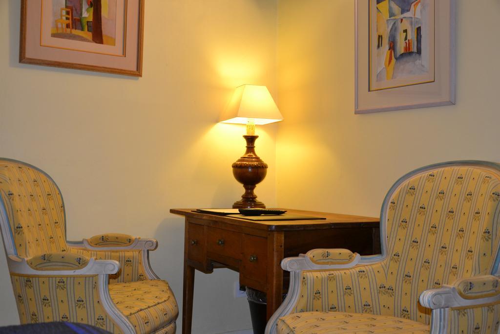 Hotellerie De L'Esplanade Rians  部屋 写真