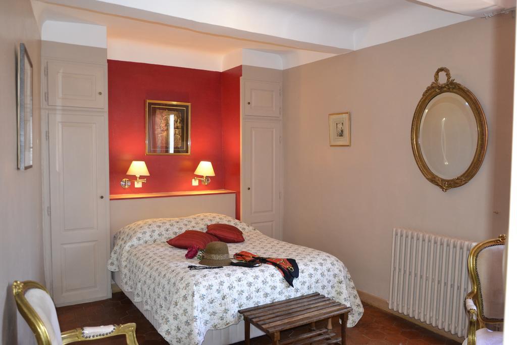 Hotellerie De L'Esplanade Rians  部屋 写真