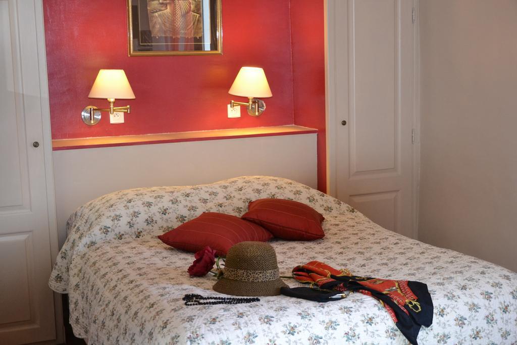 Hotellerie De L'Esplanade Rians  部屋 写真