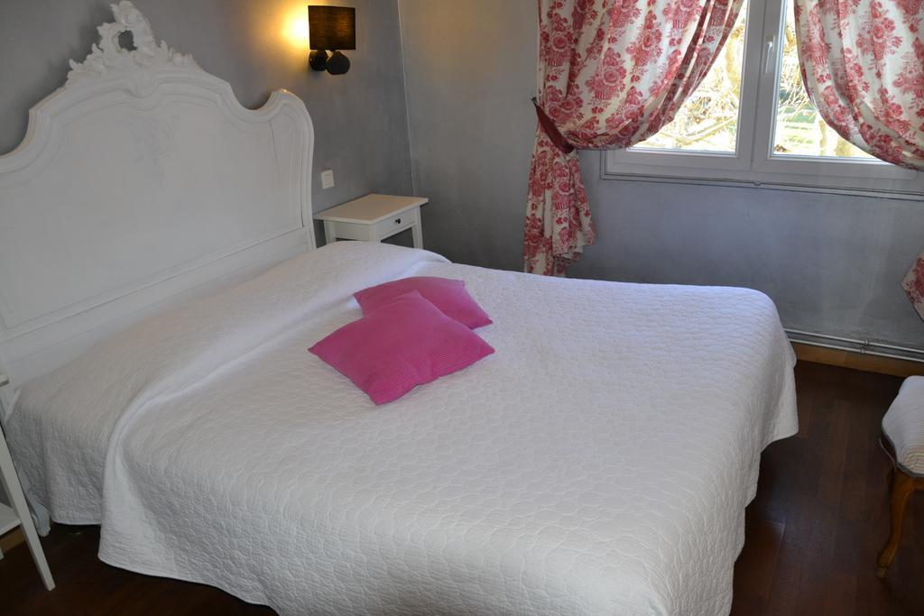 Hotellerie De L'Esplanade Rians  部屋 写真