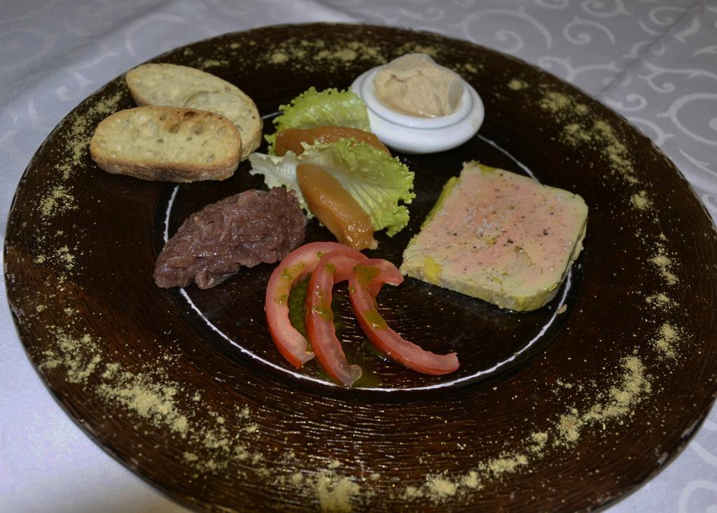 Hotellerie De L'Esplanade Rians  エクステリア 写真