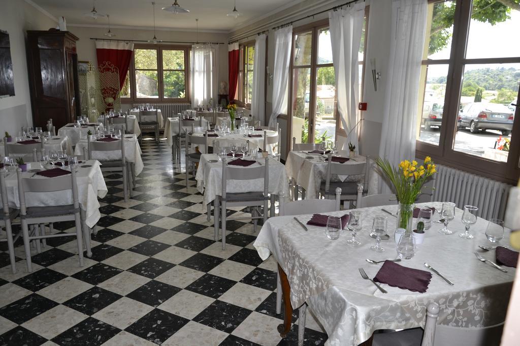 Hotellerie De L'Esplanade Rians  エクステリア 写真