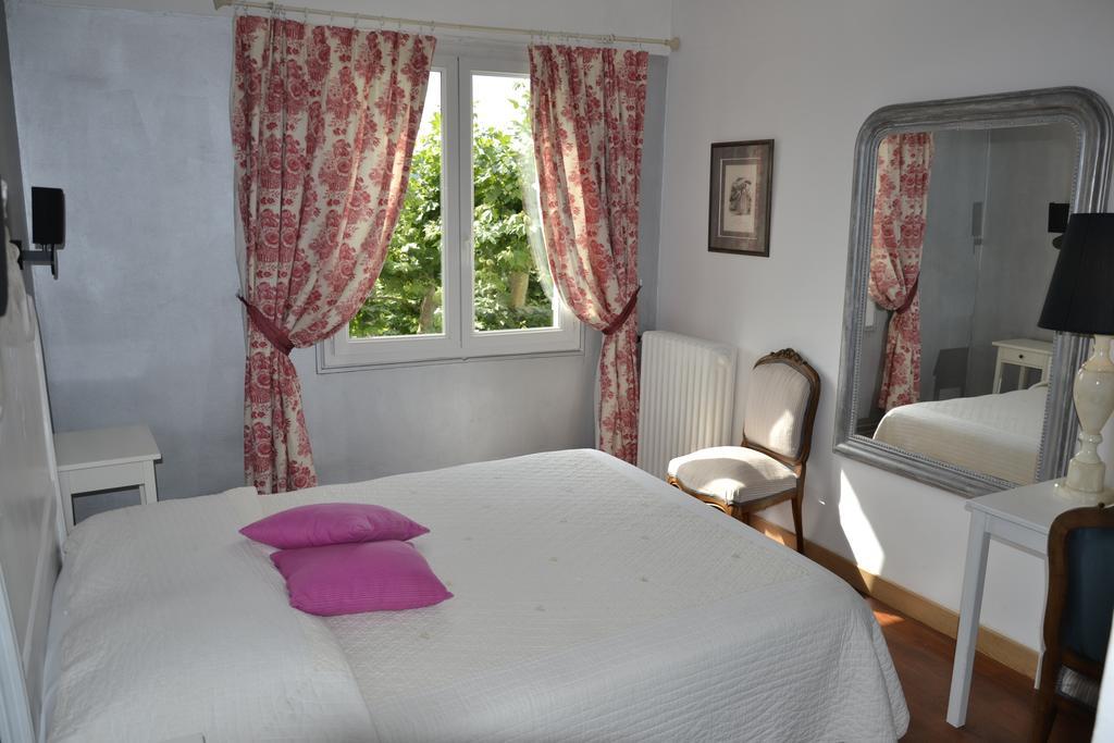 Hotellerie De L'Esplanade Rians  部屋 写真
