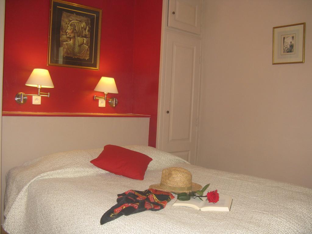 Hotellerie De L'Esplanade Rians  エクステリア 写真